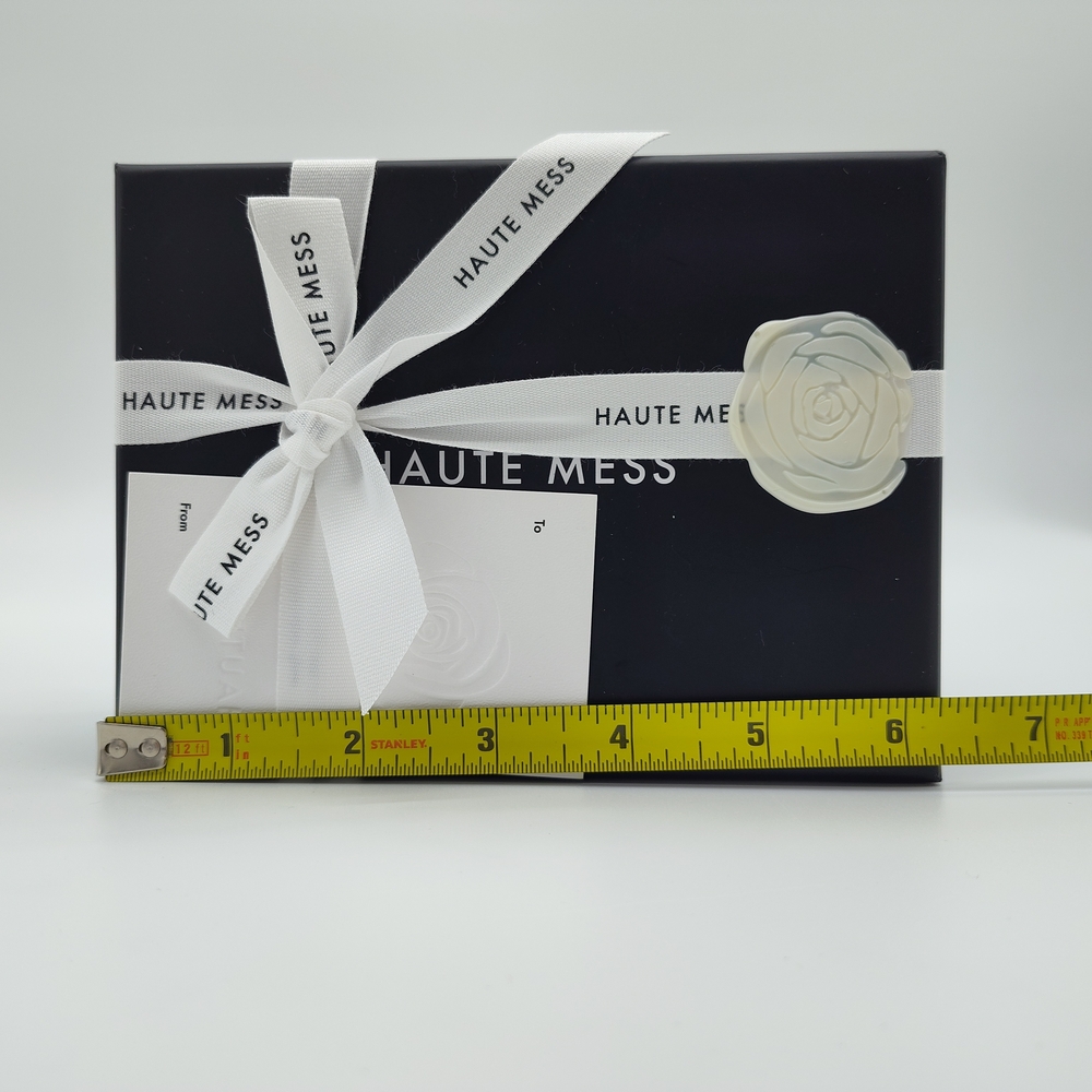 Quilted Handbag Candle Haute Mess Luxe Gift Box Designer Style Decor Chic NIB - Picture 4 of 5